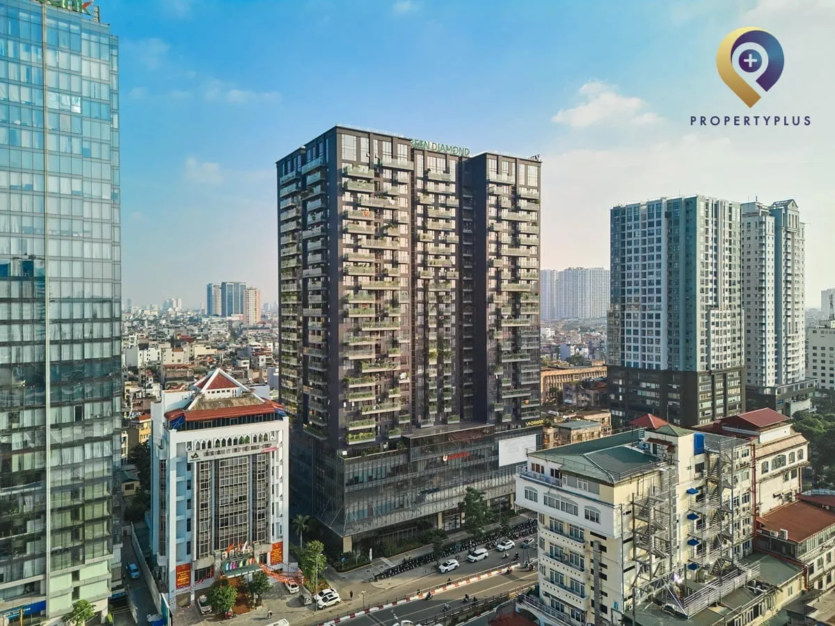 Toàn cảnh Green Diamond Building nổi bật giữa khu vực trung tâm.